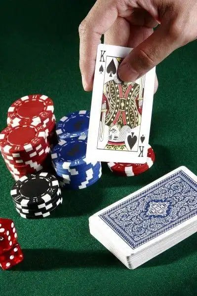 Mobile interface showing Caribbean Stud Poker controls optimized for small screens on wap petatoto